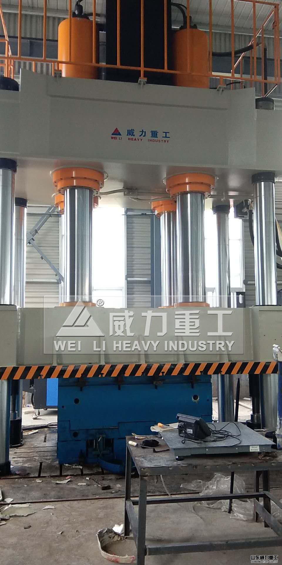 山东威力重工生产1000吨液压机