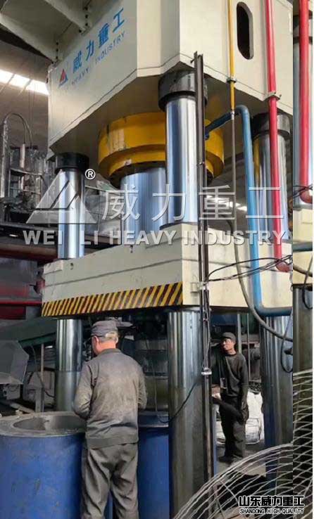 双工位1500吨坩埚液压机